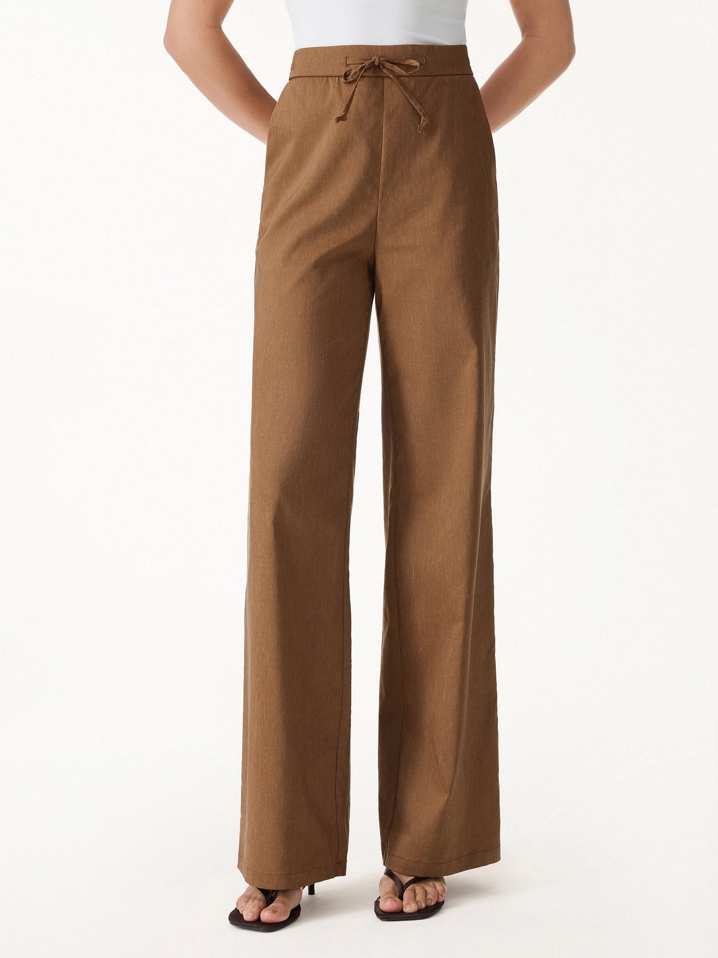 Weite Hose mit Kordelzug und Taschen