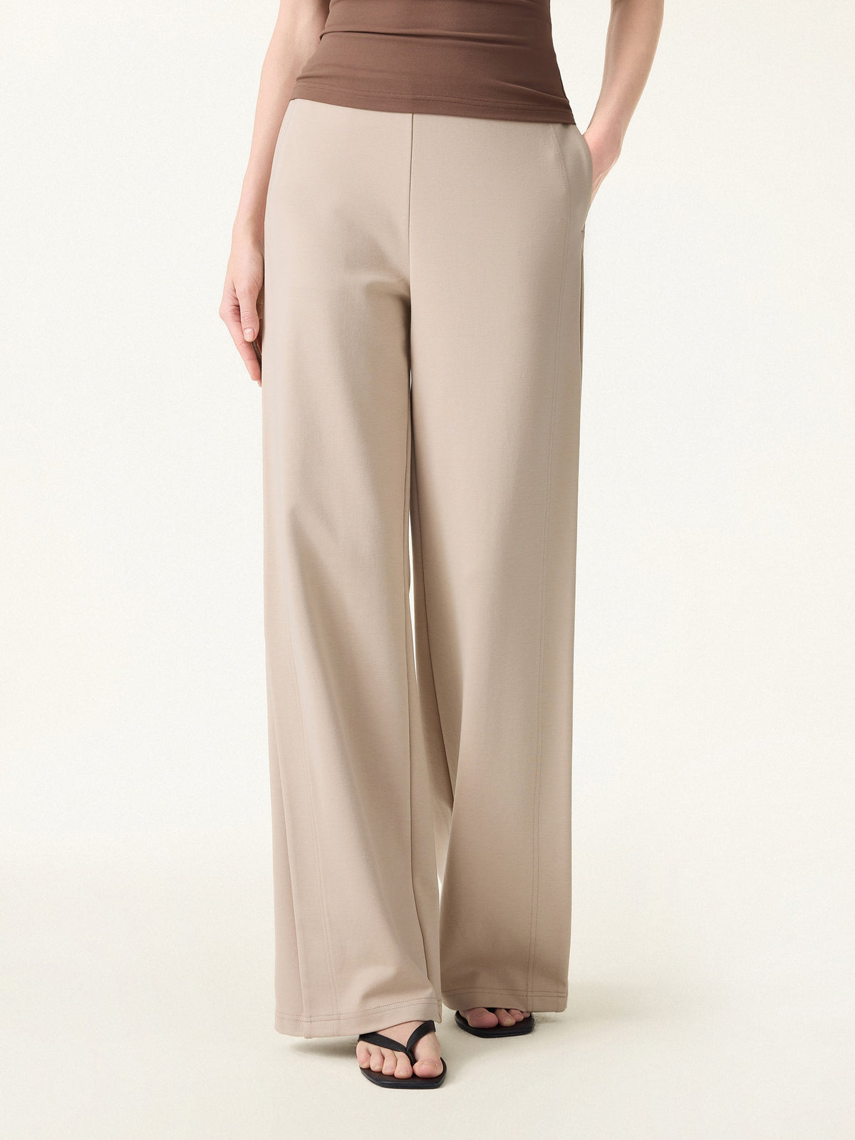 Drapey Mid Rise Wide Leg Pull-on Hose mit Taschen